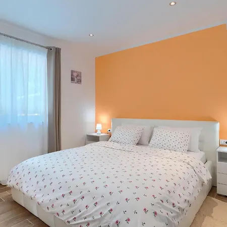 Rose Mocitada Motovun