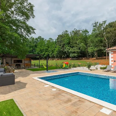 Holiday home Rose Mocitada *